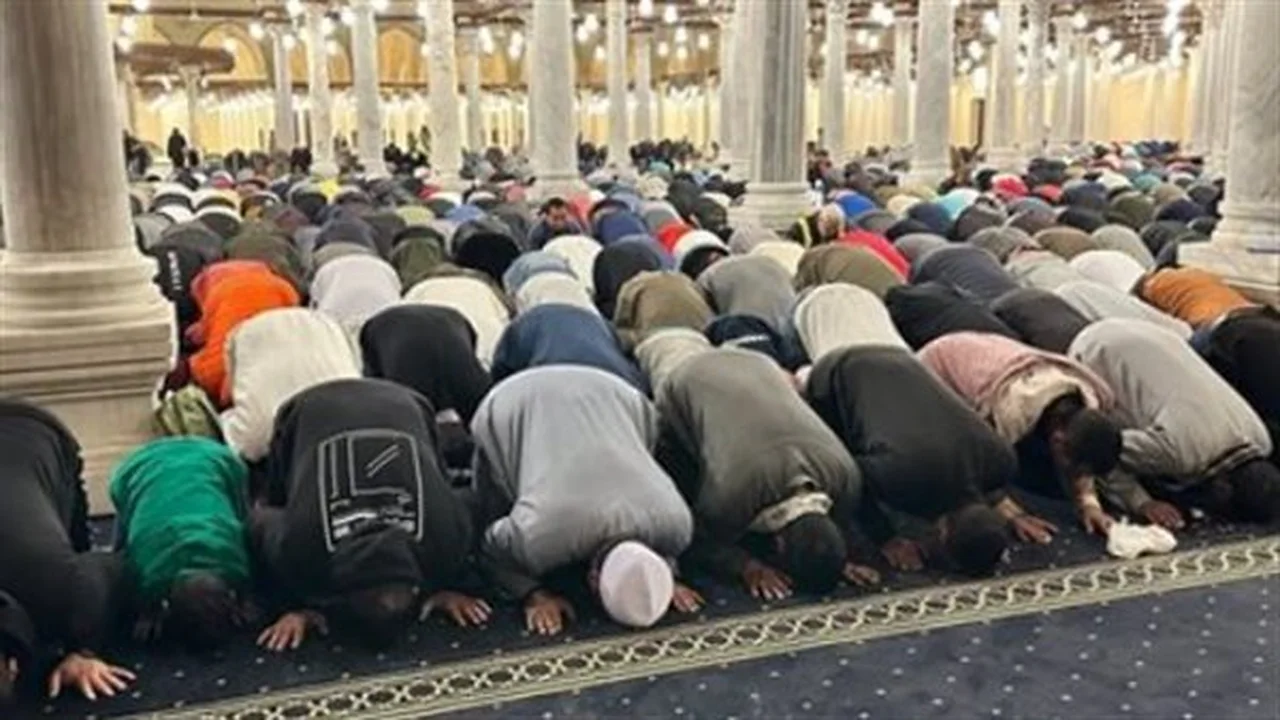 مواعيد الصلاة في مصر اليوم.. ضبط يومك بفعالية